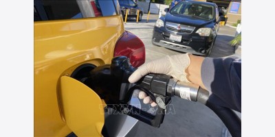 Nhà Trắng quyết tâm giảm giá nhiên liệu cho người tiêu dùng Mỹ