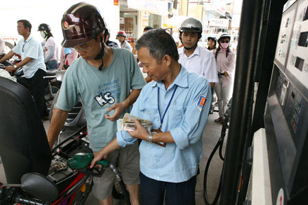 XÄƒng dáº§u: Lá»£i lá»™c trong tay các Ä‘áº¡i lý, Tin tá»©c Viá»‡t Nam, Tin tá»©c trong ngày, xang dau, tang gia xang, lai, tin tuc, tin hot, tin hay