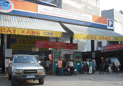 Petrolimex: Kêu lá»—, báo cáo tài chính lãi cáº£ ngàn tá»·